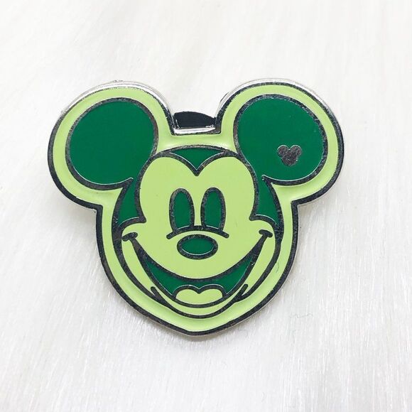 🔮 5/$25 Disney‎ Green Mickey Mouse Pin - Picture 1 of 3